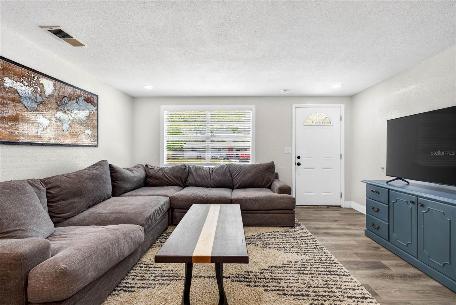 Image 6 of 31 For 6827 80th Terrace N