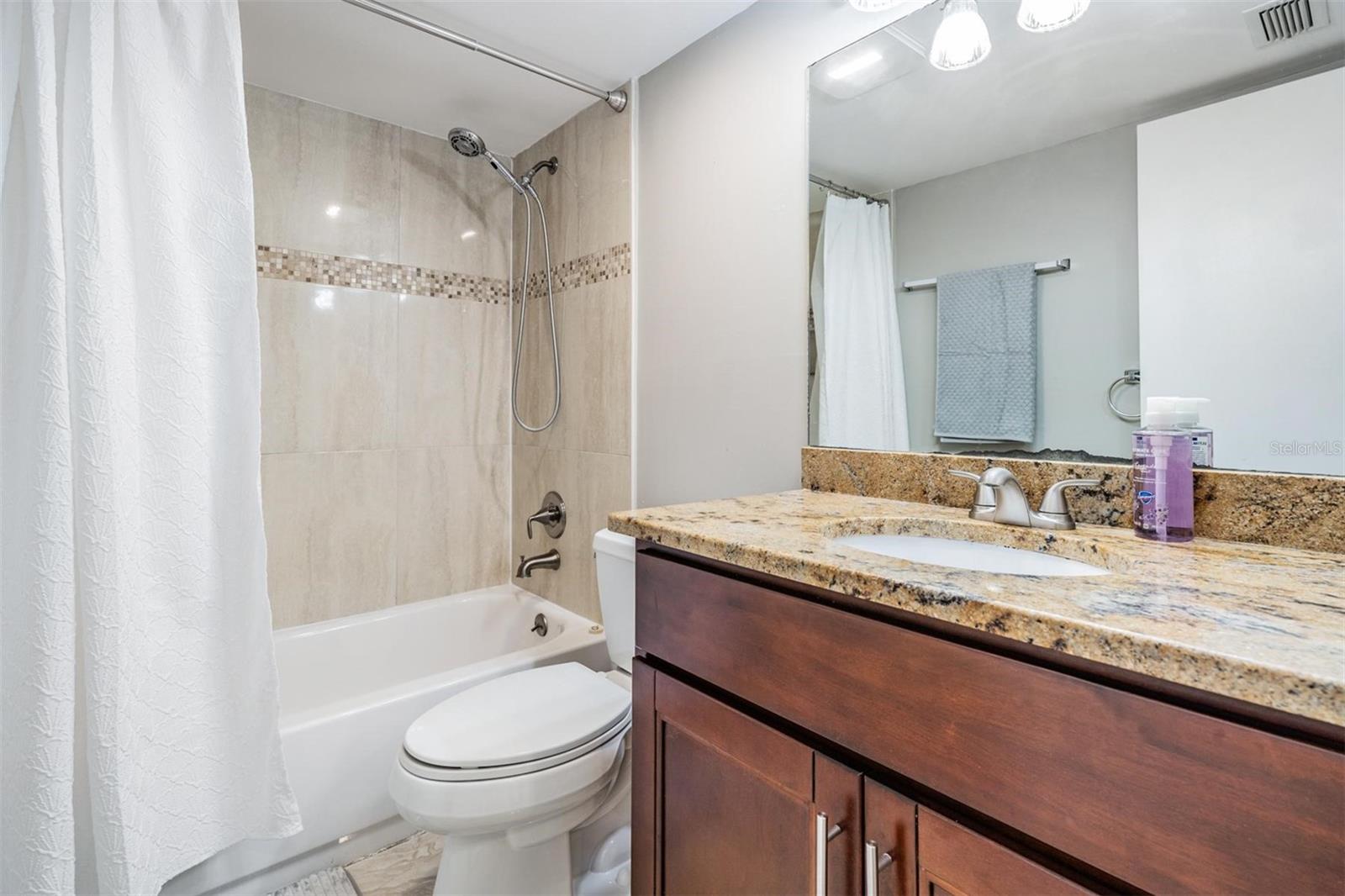 Image 20 of 29 For 3718 Mckay Avenue 104