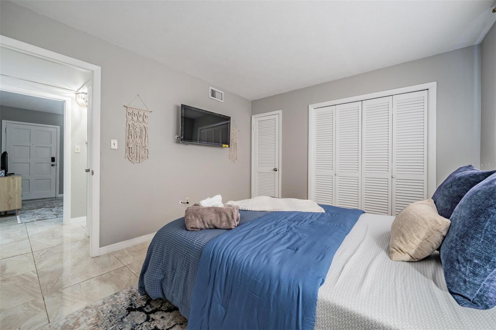 Image 23 of 29 For 3718 Mckay Avenue 104