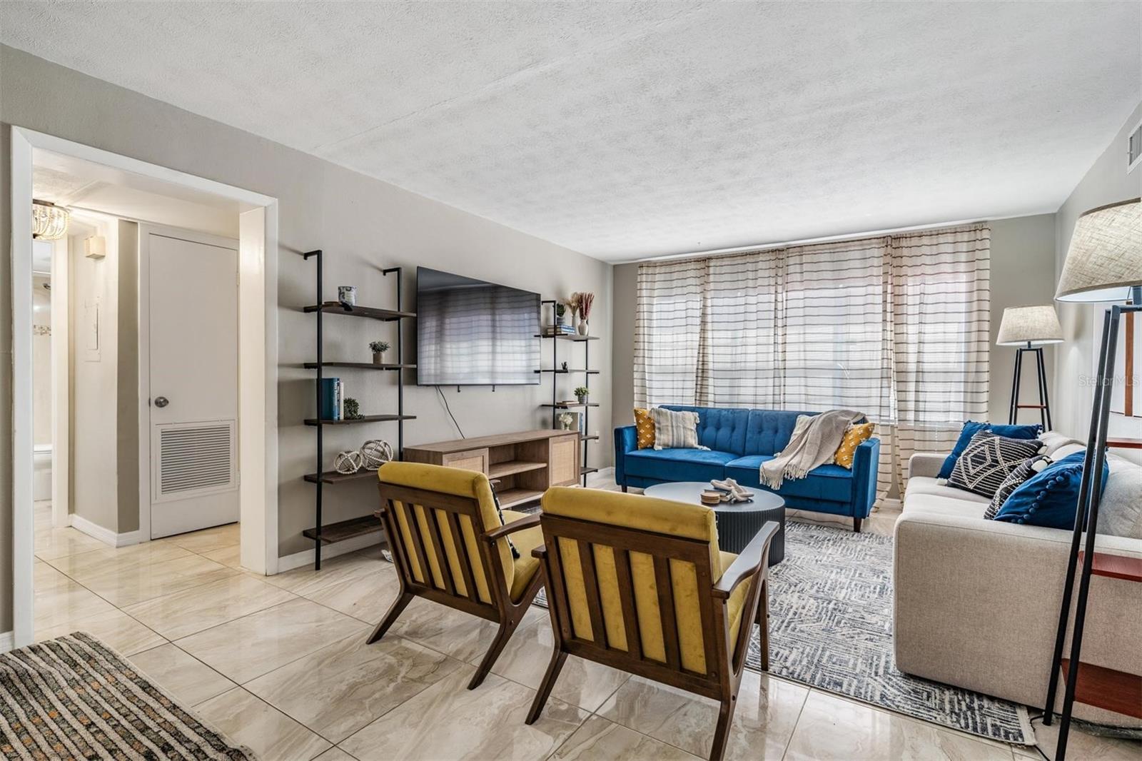 Image 8 of 29 For 3718 Mckay Avenue 104