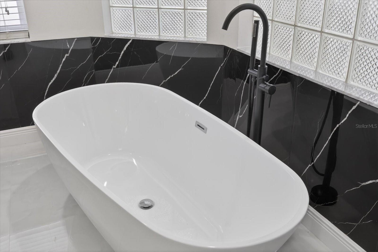 Image 17 of 50 For 12280 Everard Drive