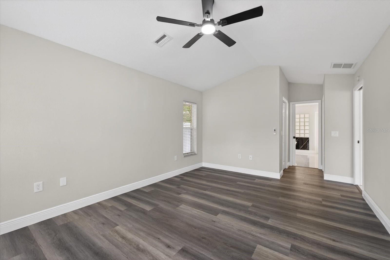 Image 22 of 50 For 12280 Everard Drive