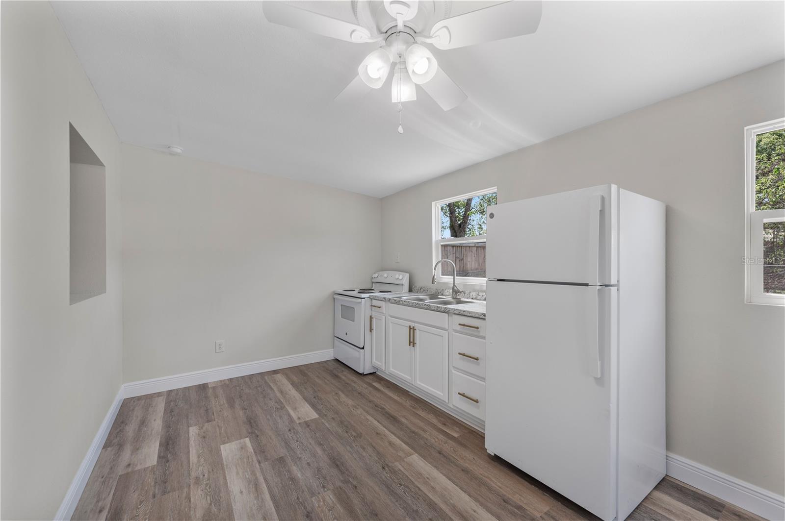 Image 27 of 34 For 1215 El Camino Road