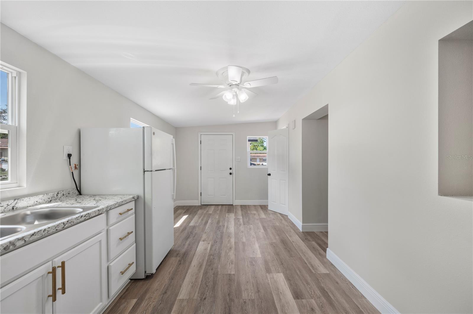 Image 30 of 34 For 1215 El Camino Road