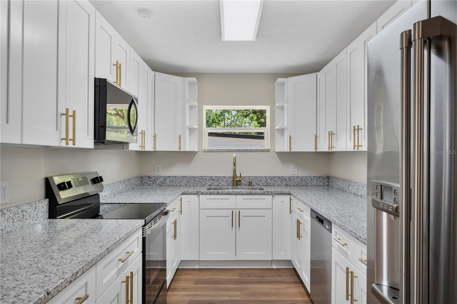 Image 5 of 34 For 1215 El Camino Road