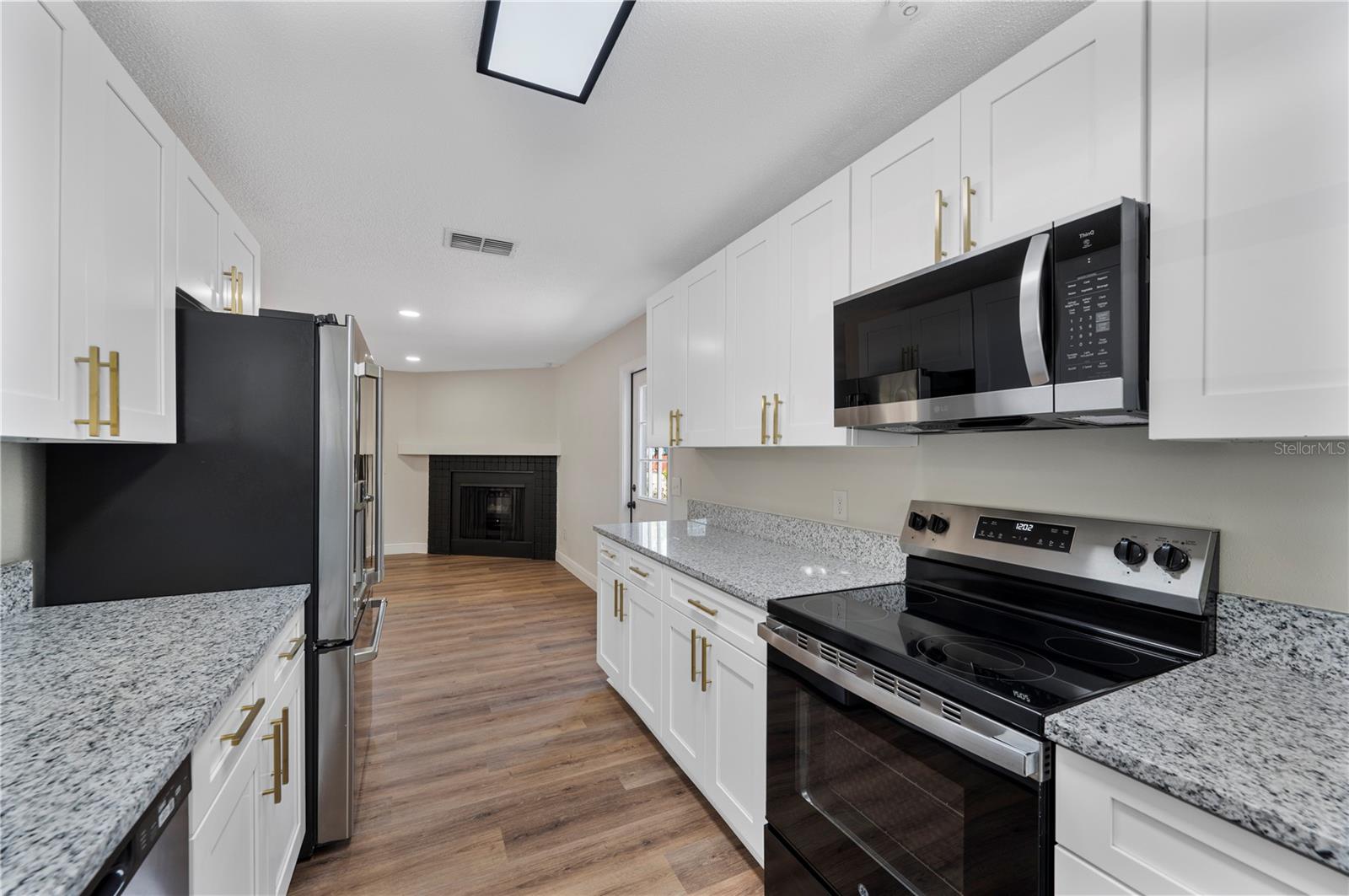 Image 7 of 34 For 1215 El Camino Road