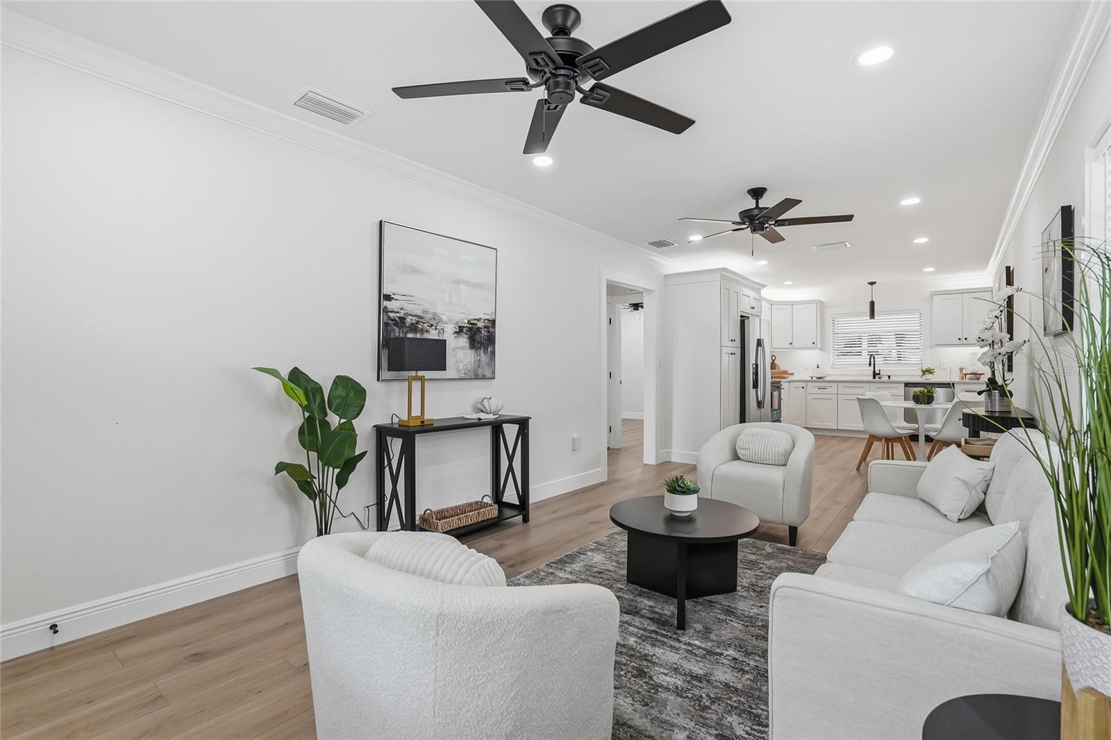 Listing photo id 8 for 2206 Gordon St