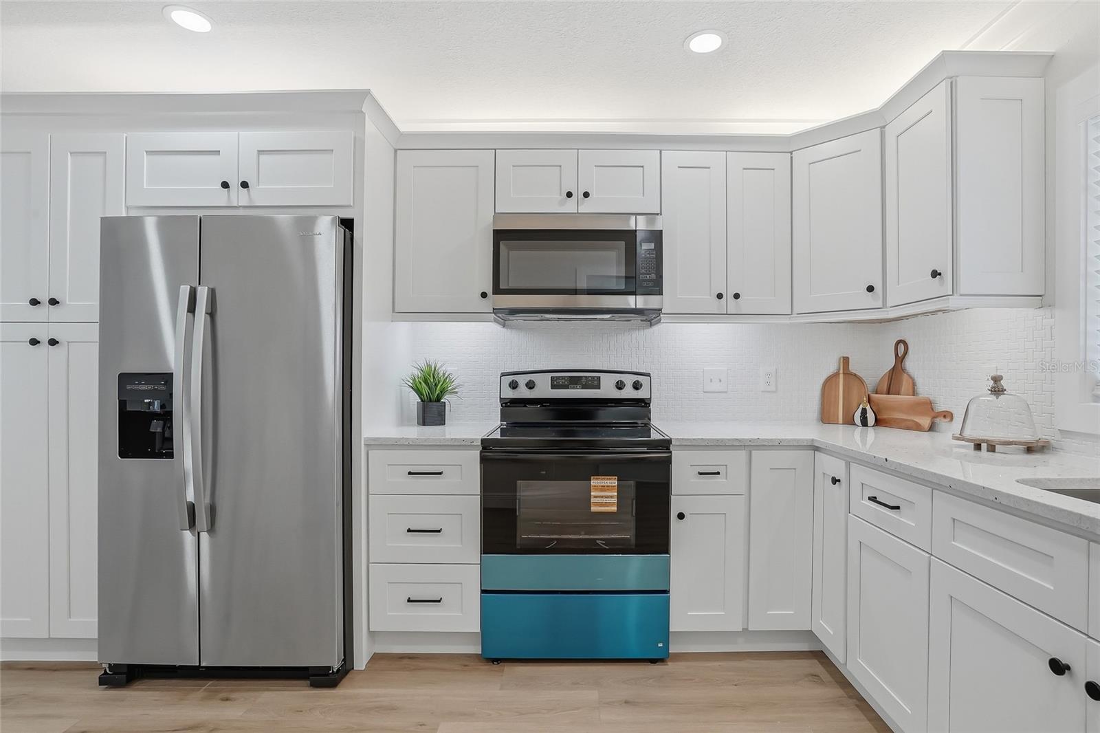 Listing photo id 13 for 2206 Gordon St