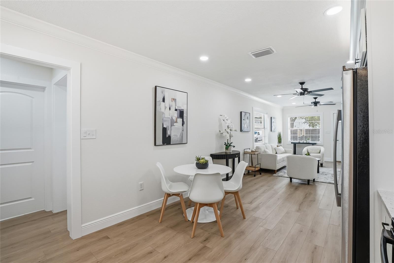 Listing photo id 15 for 2206 Gordon St