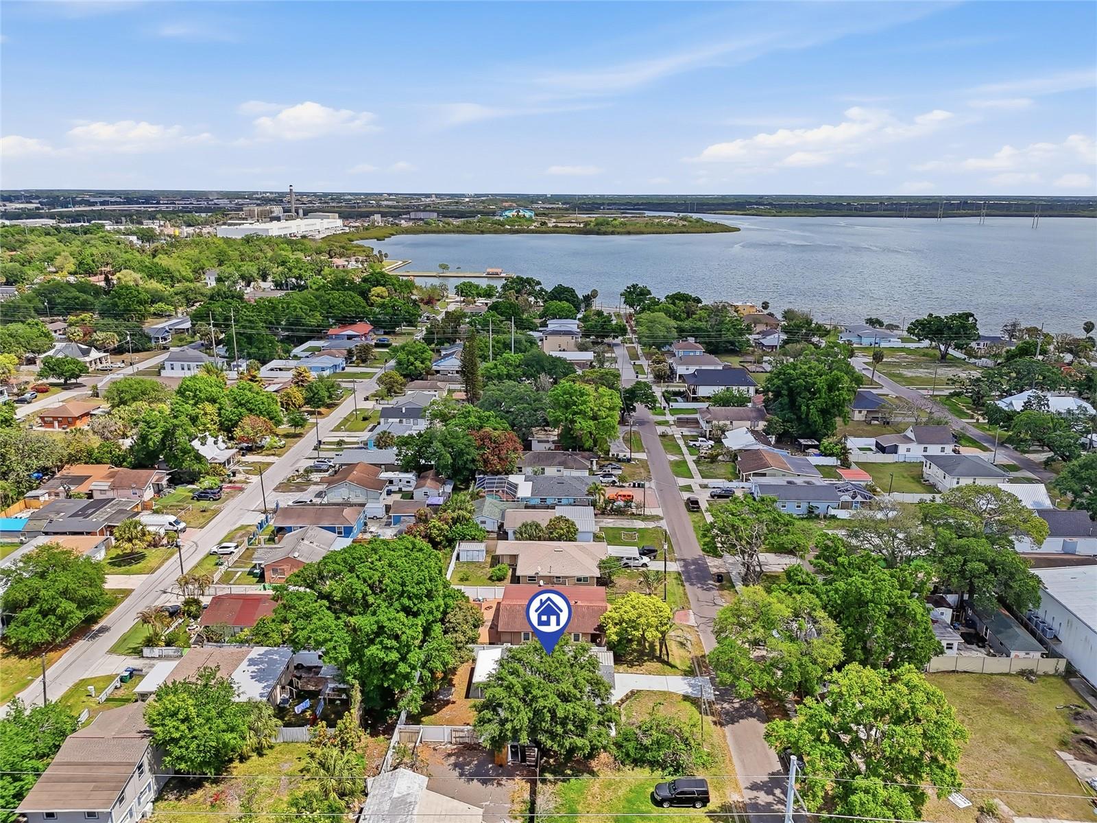 Listing photo id 35 for 2206 Gordon St