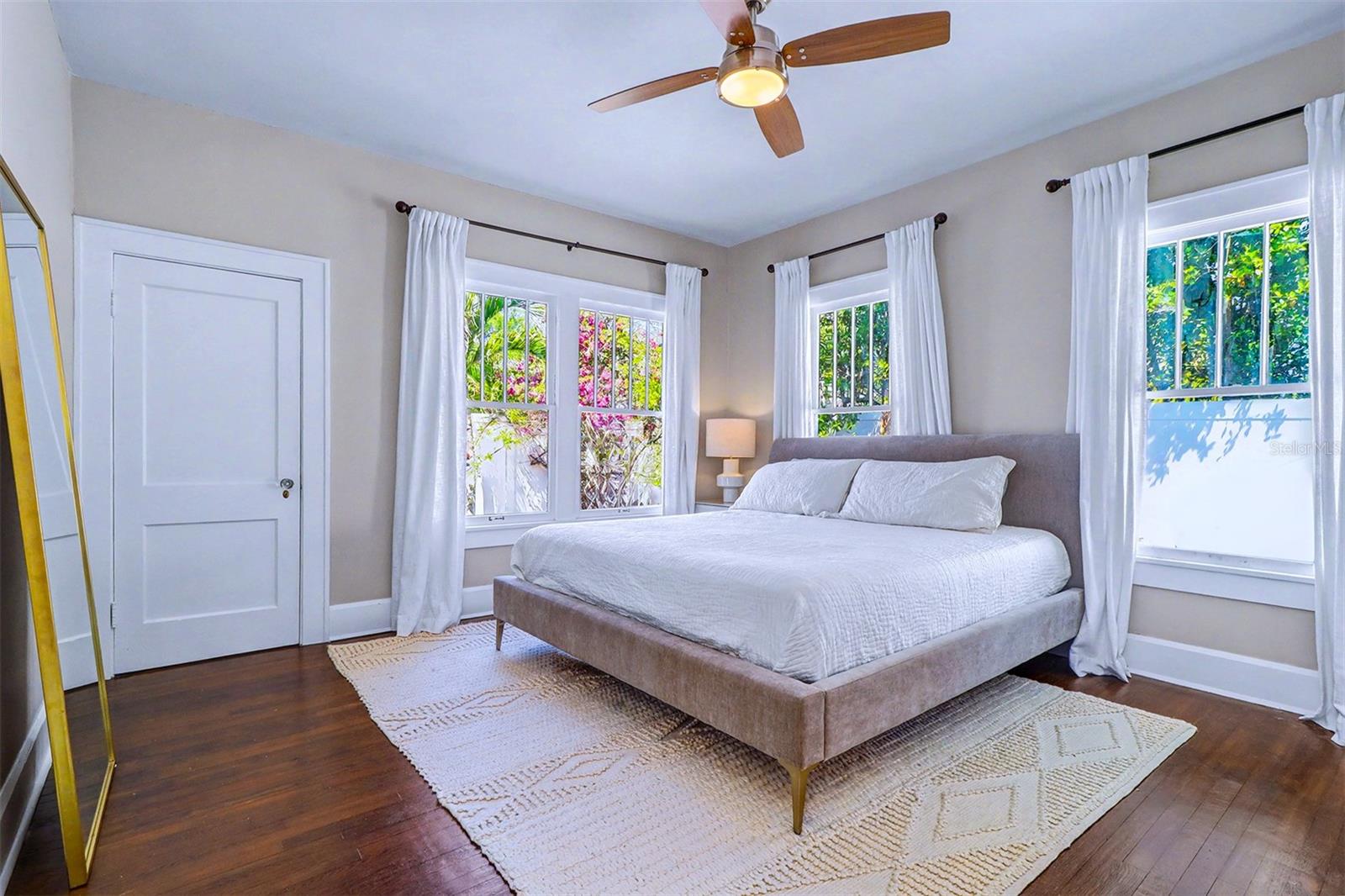 Image 17 of 34 For 3218 7th Street N