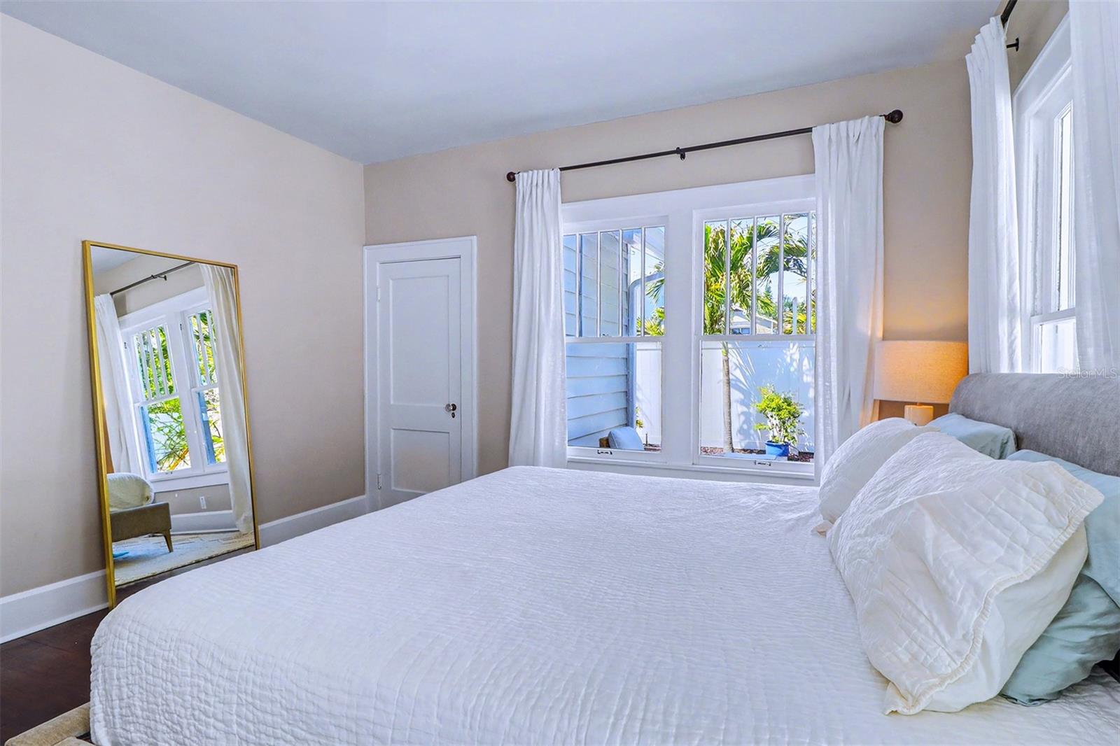 Image 18 of 34 For 3218 7th Street N