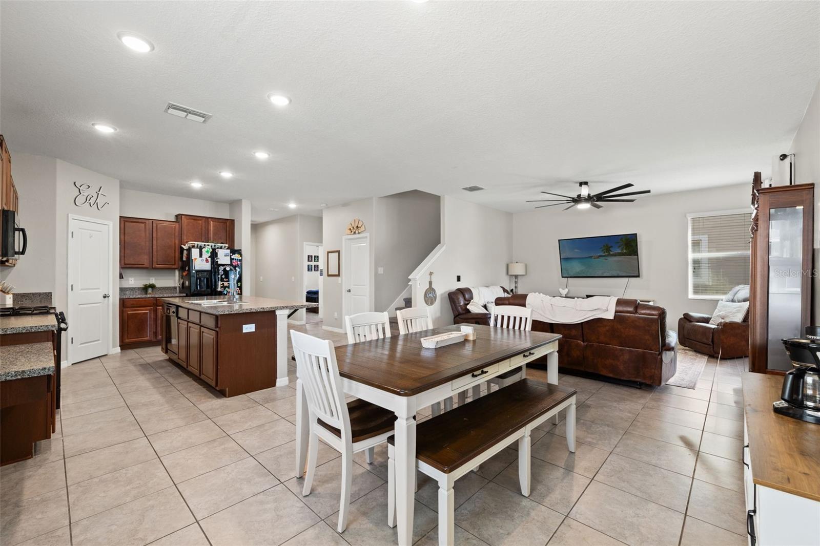 Image 10 of 38 For 21126 Passive Porch Drive