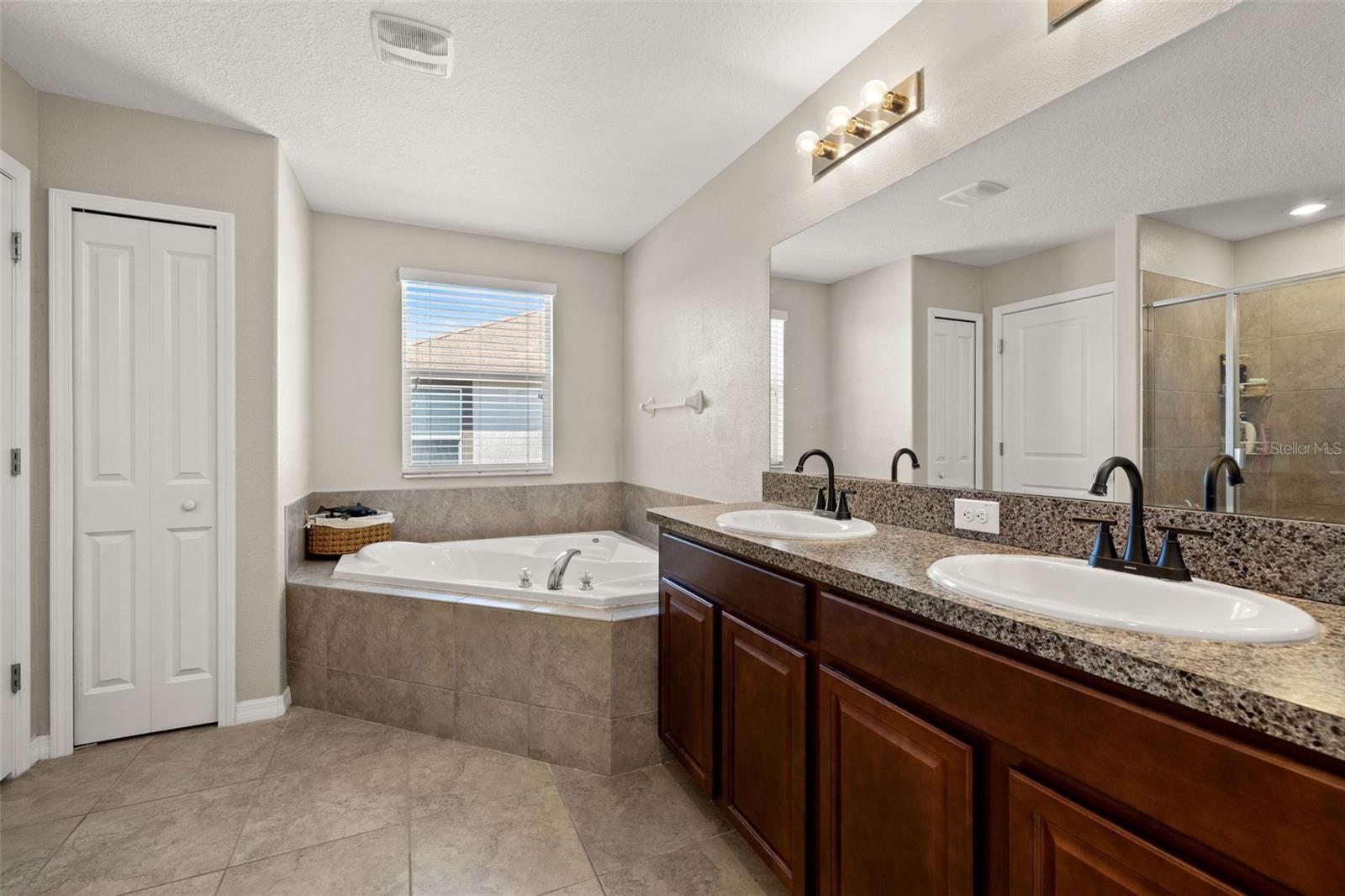 Image 17 of 38 For 21126 Passive Porch Drive