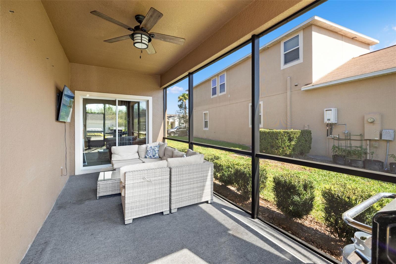 Image 29 of 38 For 21126 Passive Porch Drive