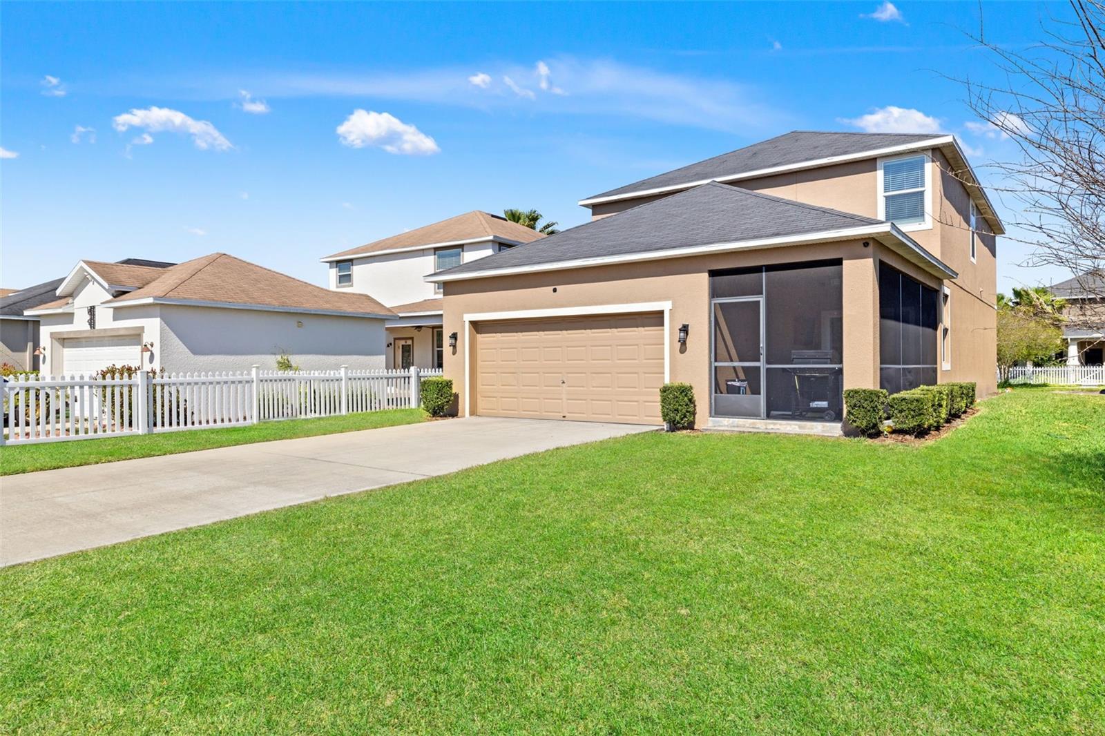 Image 4 of 38 For 21126 Passive Porch Drive