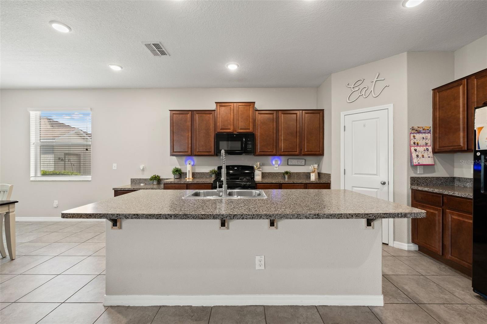 Image 5 of 38 For 21126 Passive Porch Drive