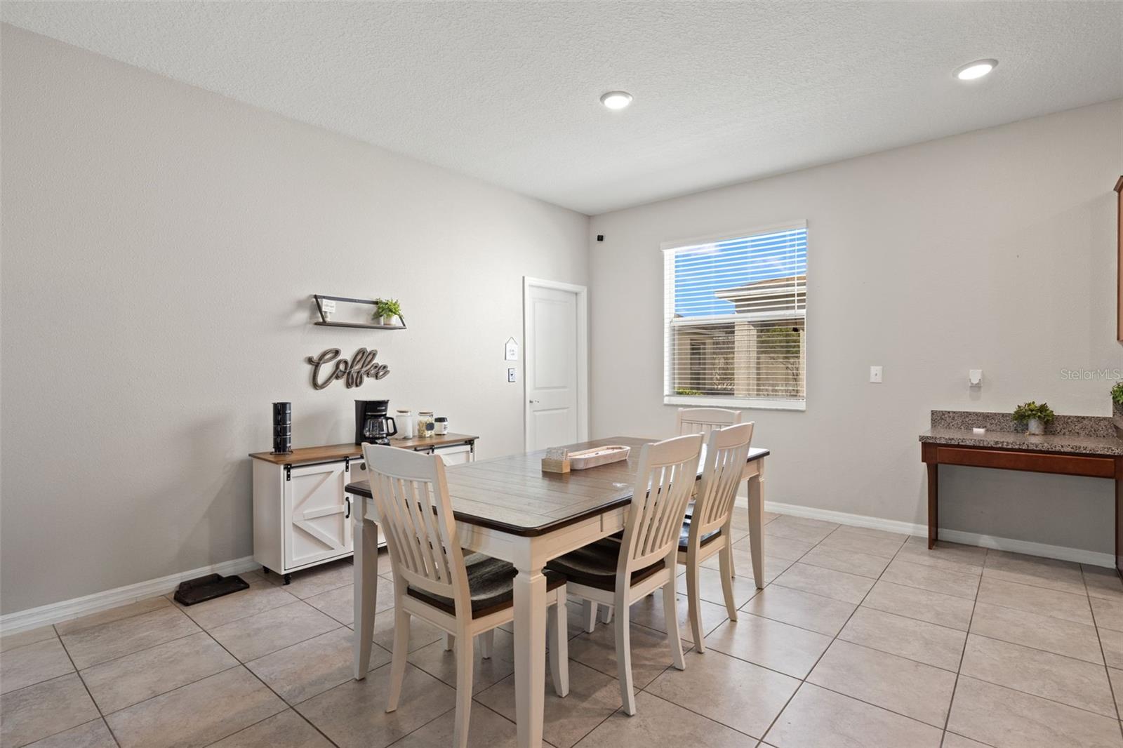 Image 9 of 38 For 21126 Passive Porch Drive