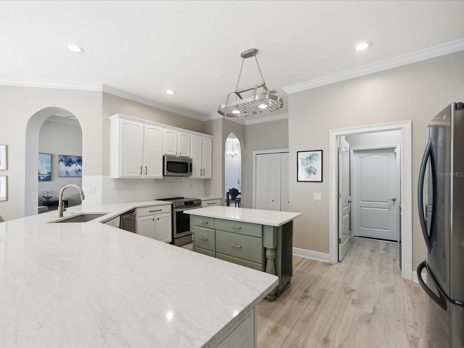 Image 18 of 79 For 18931 Chaville Road