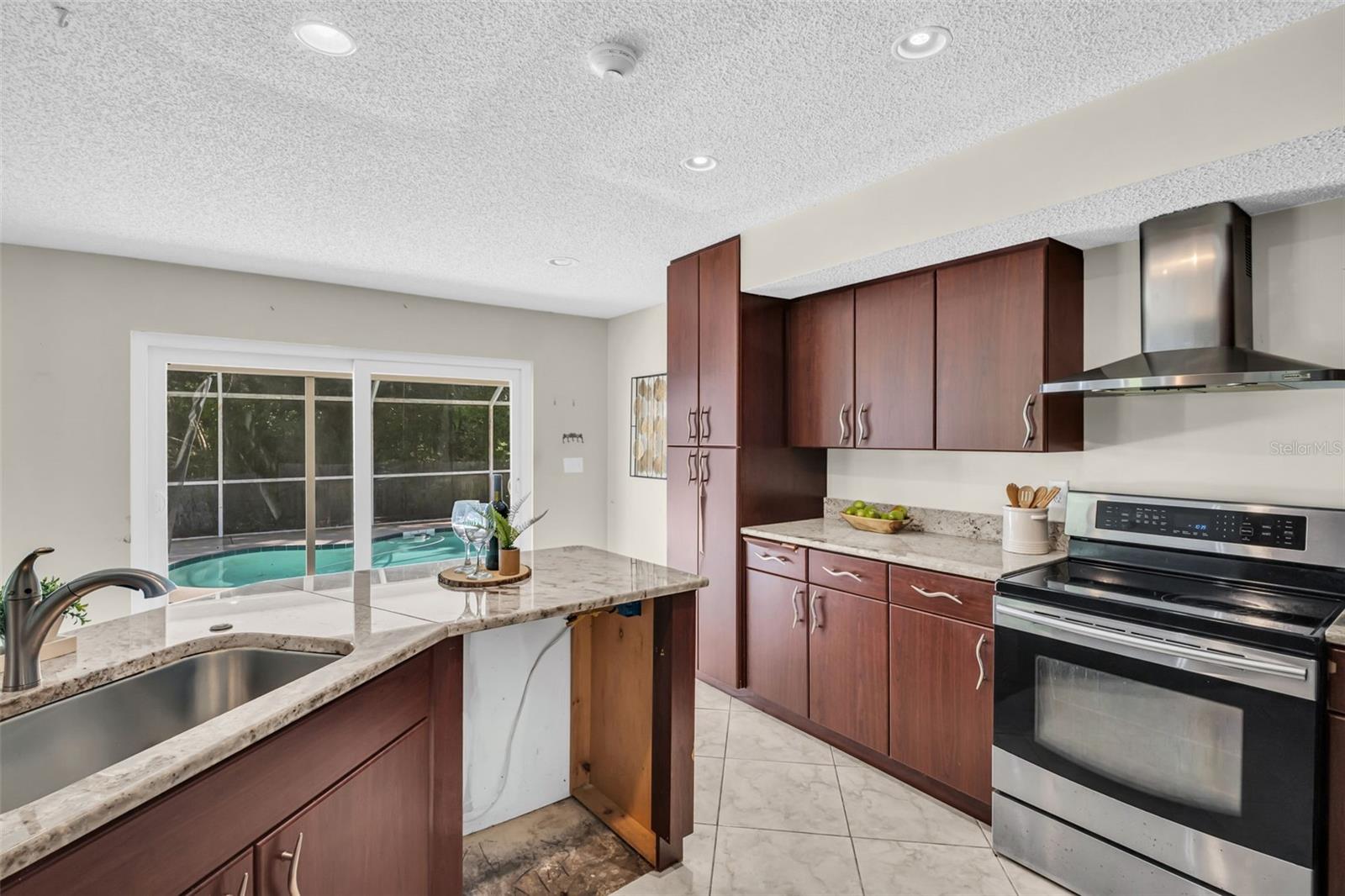 Image 18 of 68 For 301 Tavernier Drive