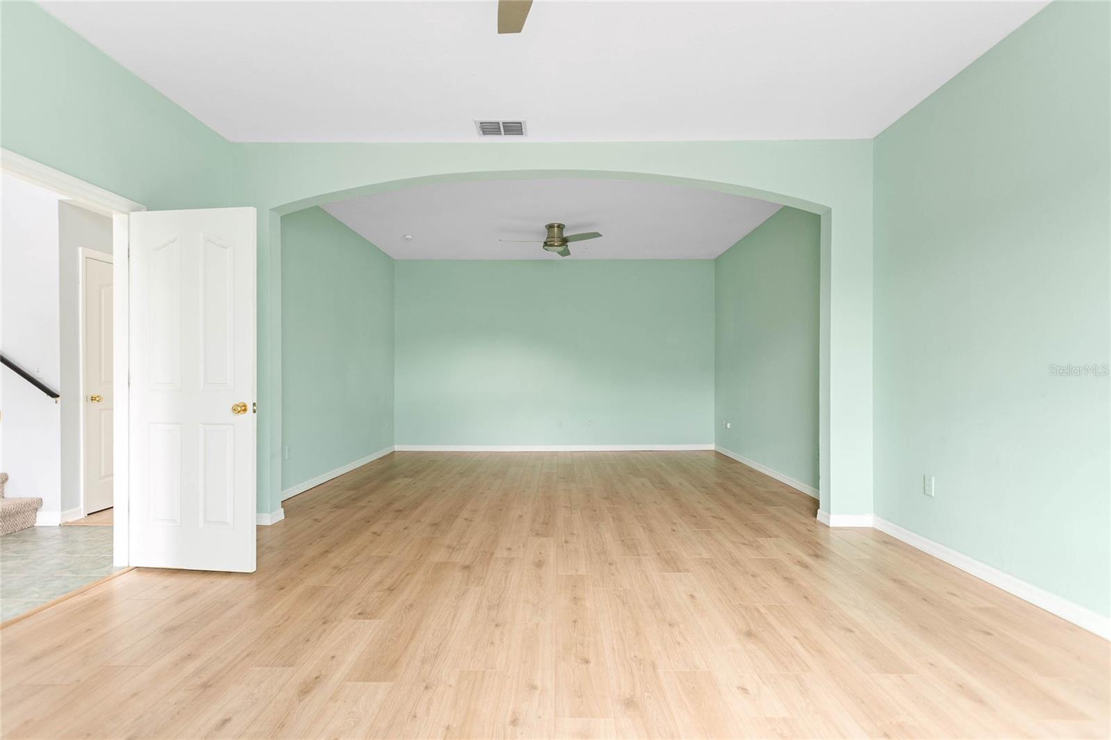 Image 15 of 43 For 27012 Sea Breeze Way