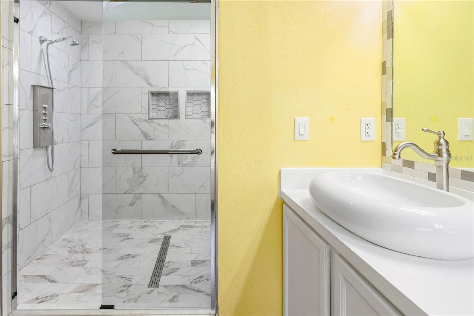 Image 22 of 43 For 27012 Sea Breeze Way