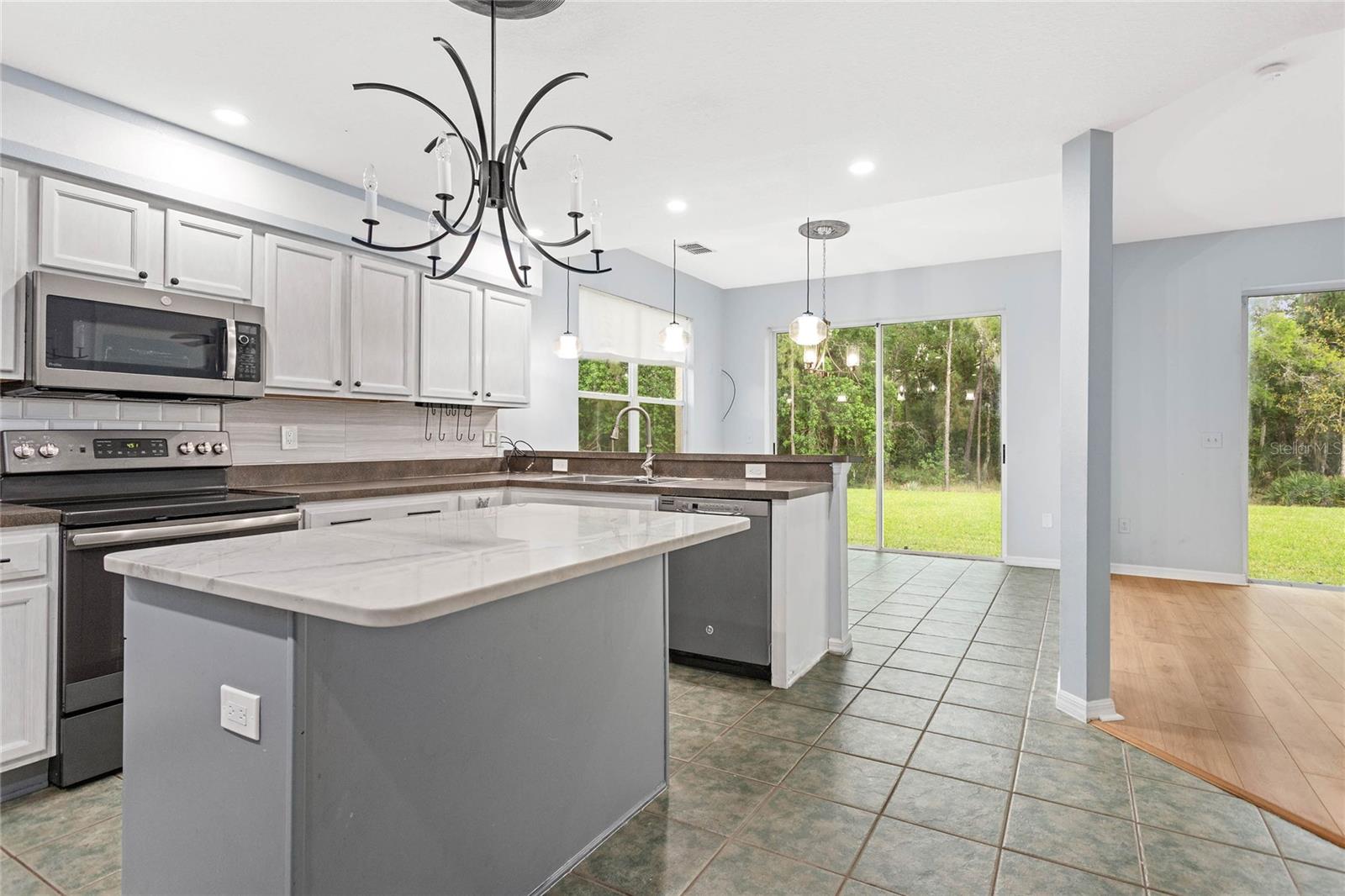 Image 6 of 43 For 27012 Sea Breeze Way