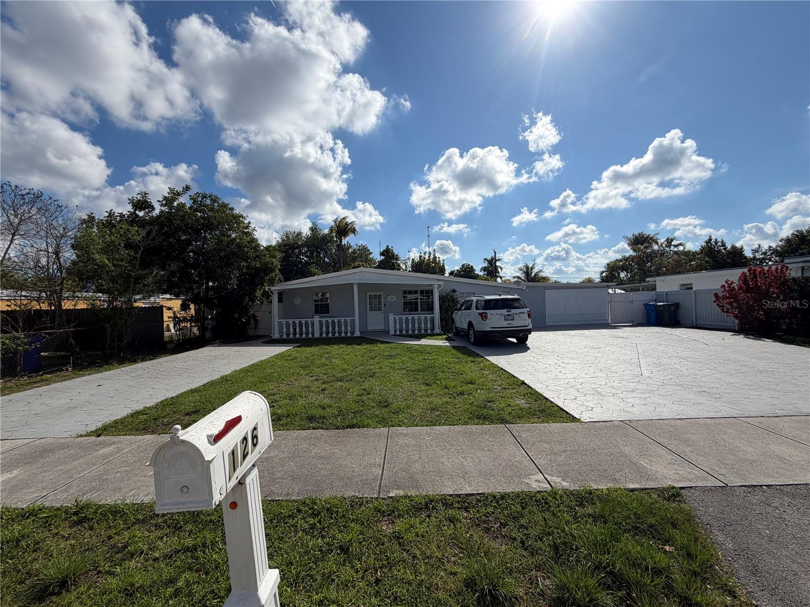 Image 4 of 55 For 126 Miami Gardens Road