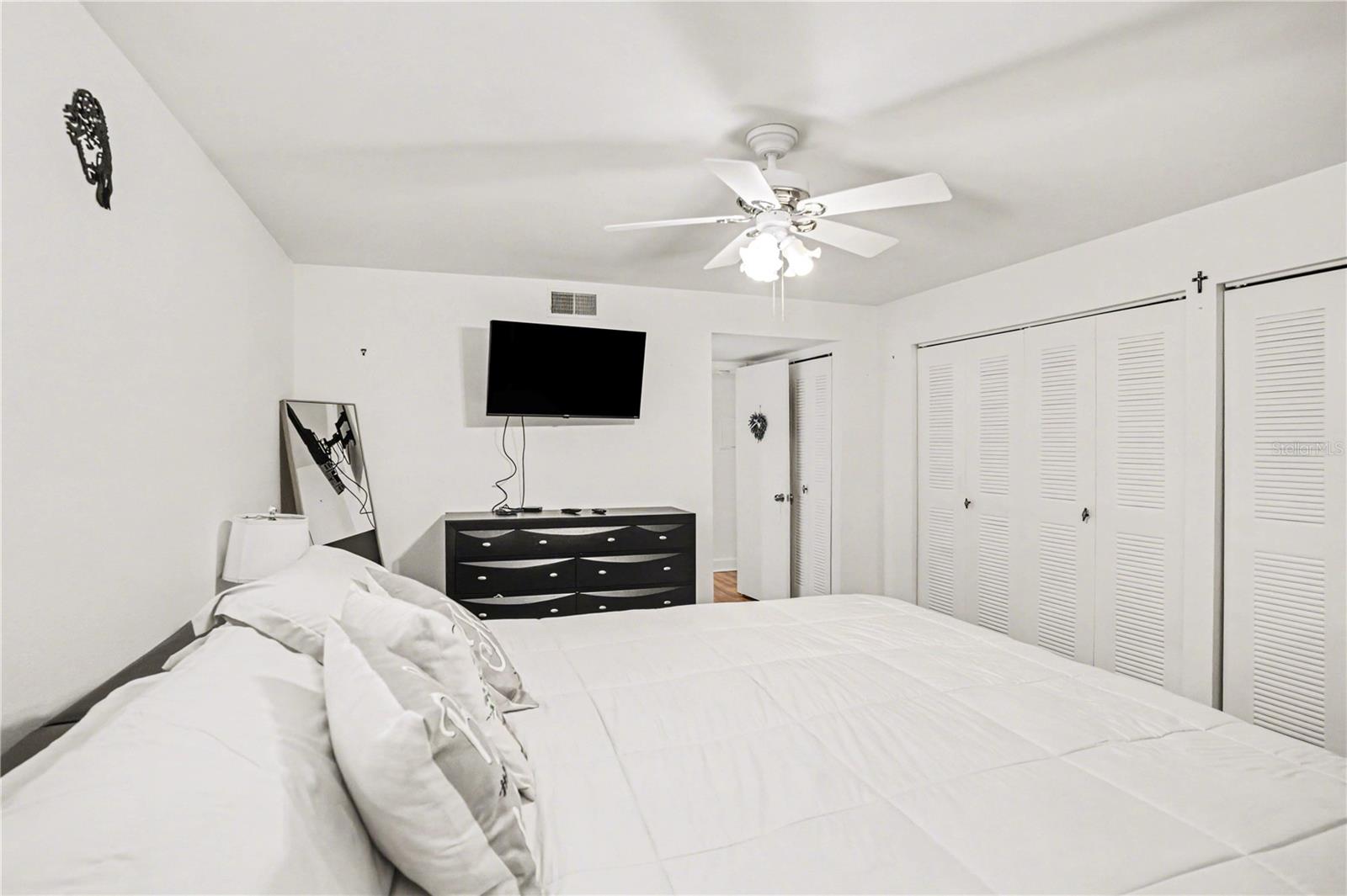 Image 13 of 27 For 9802 Lombard Court 102