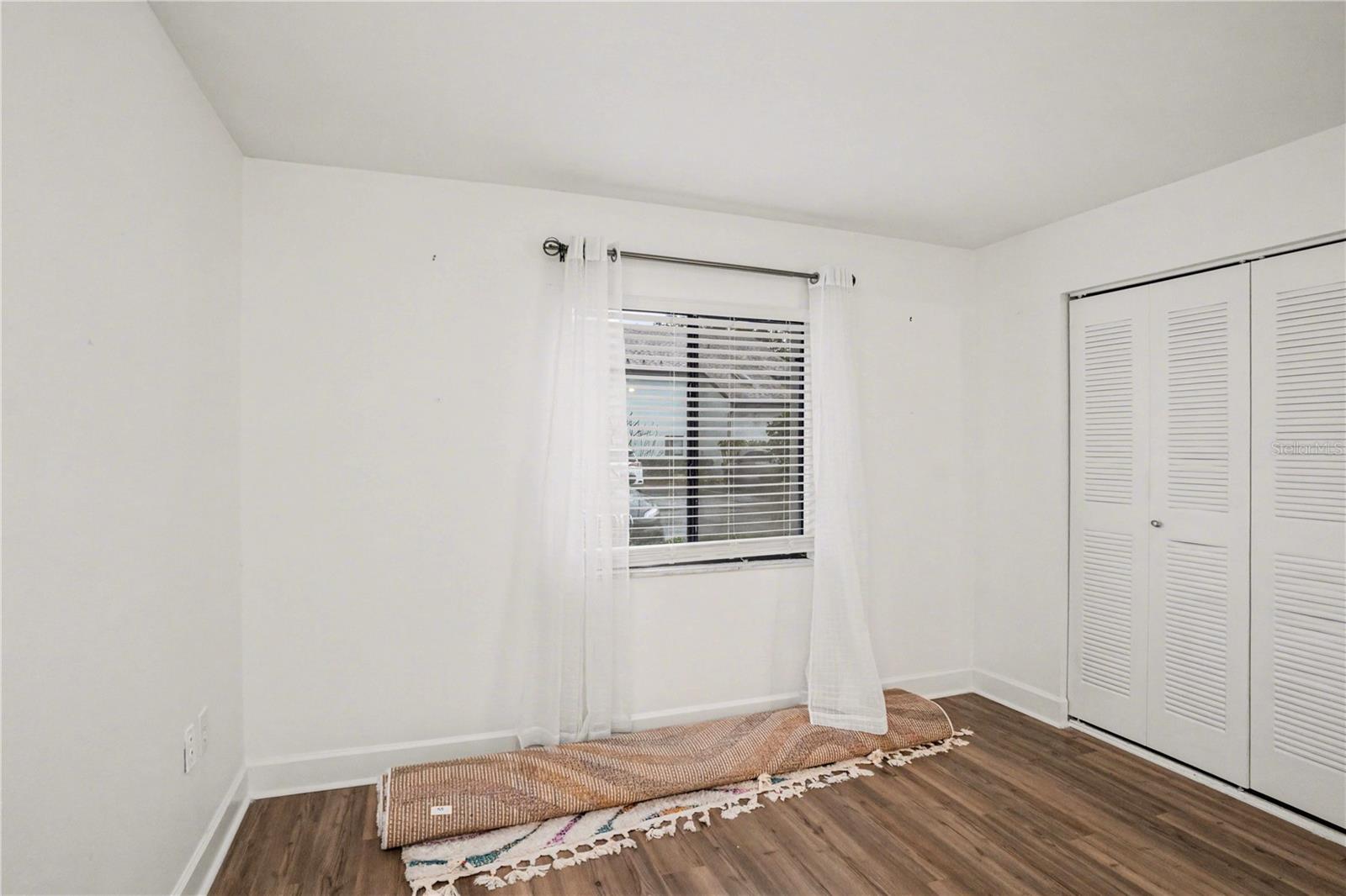 Image 18 of 27 For 9802 Lombard Court 102