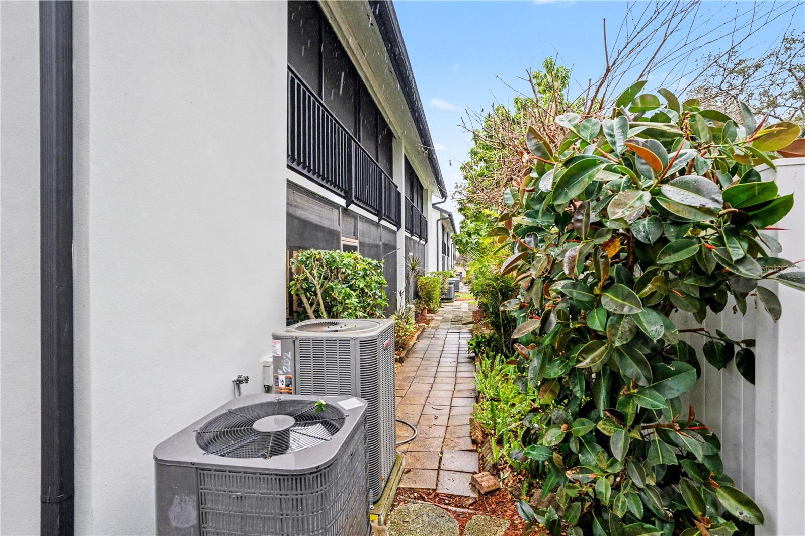 Image 25 of 27 For 9802 Lombard Court 102