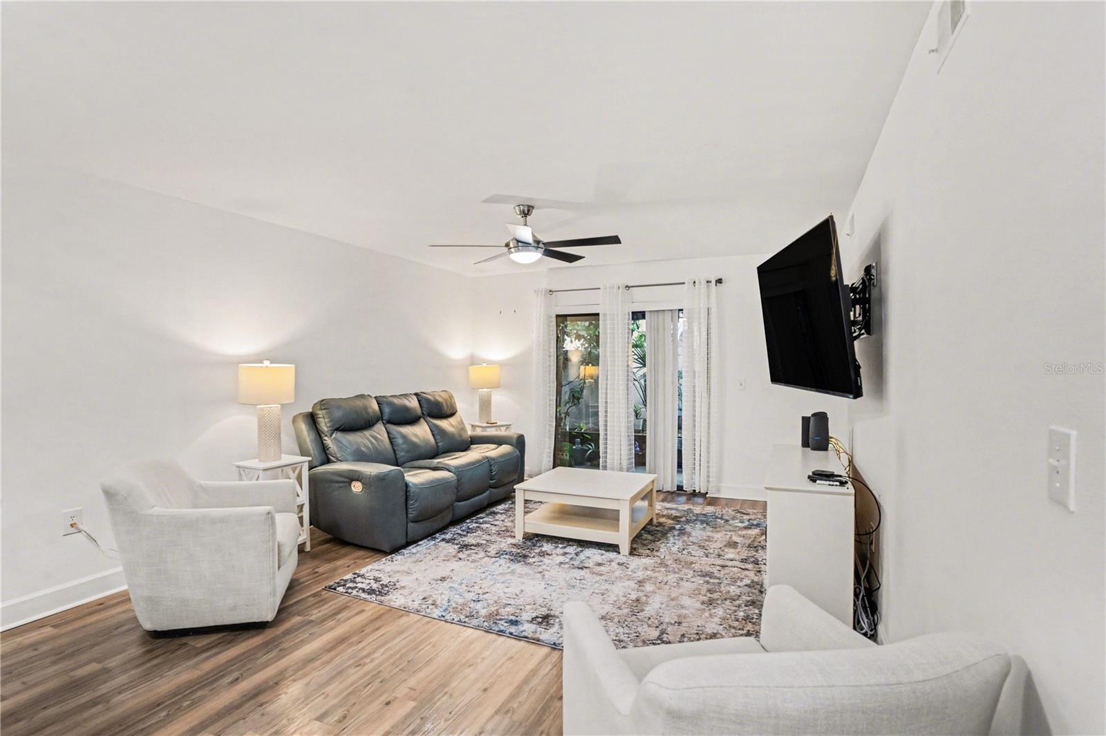 Image 7 of 27 For 9802 Lombard Court 102