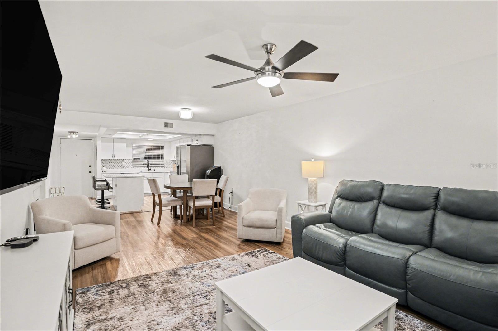 Image 8 of 27 For 9802 Lombard Court 102