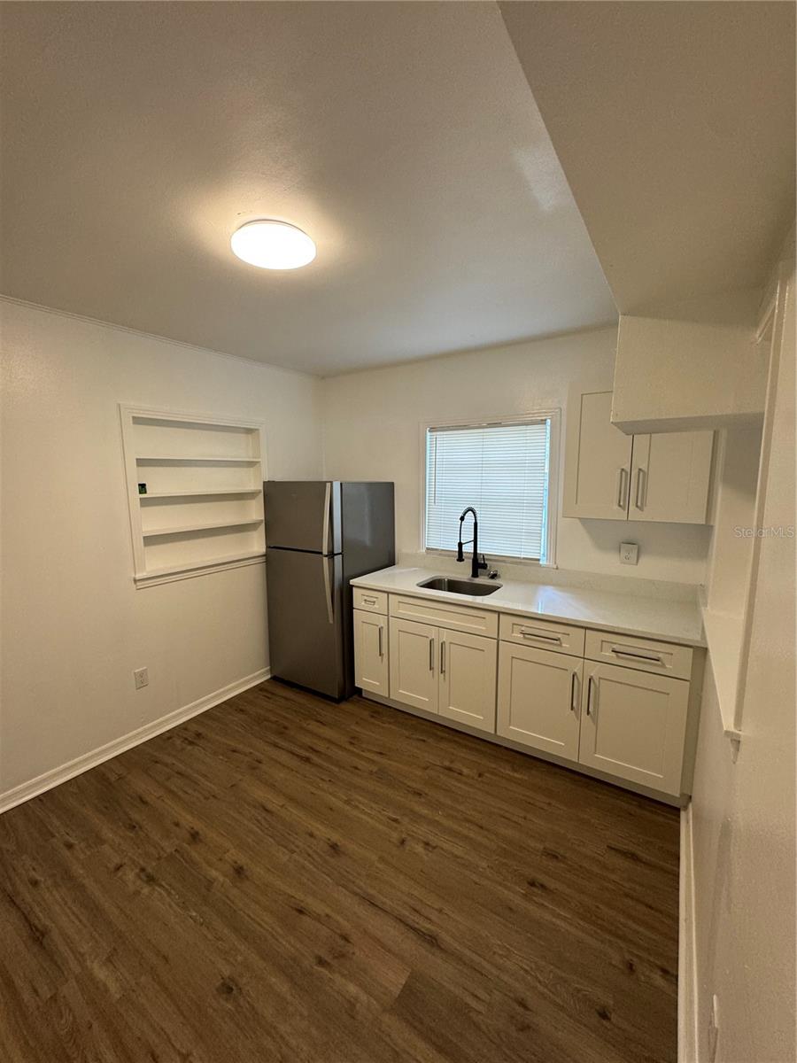 Image 4 of 14 For 2016 Clifton Street B