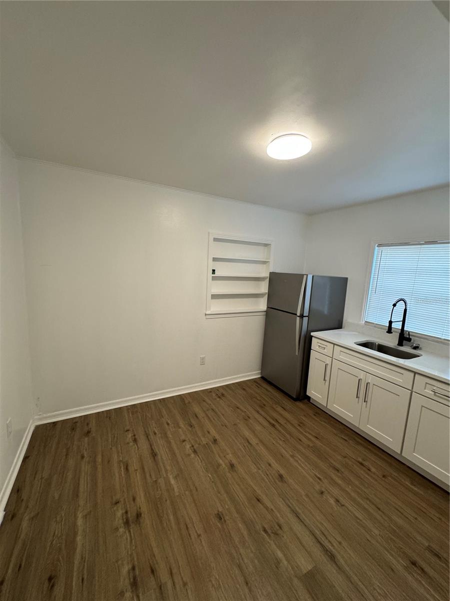 Image 5 of 14 For 2016 Clifton Street B