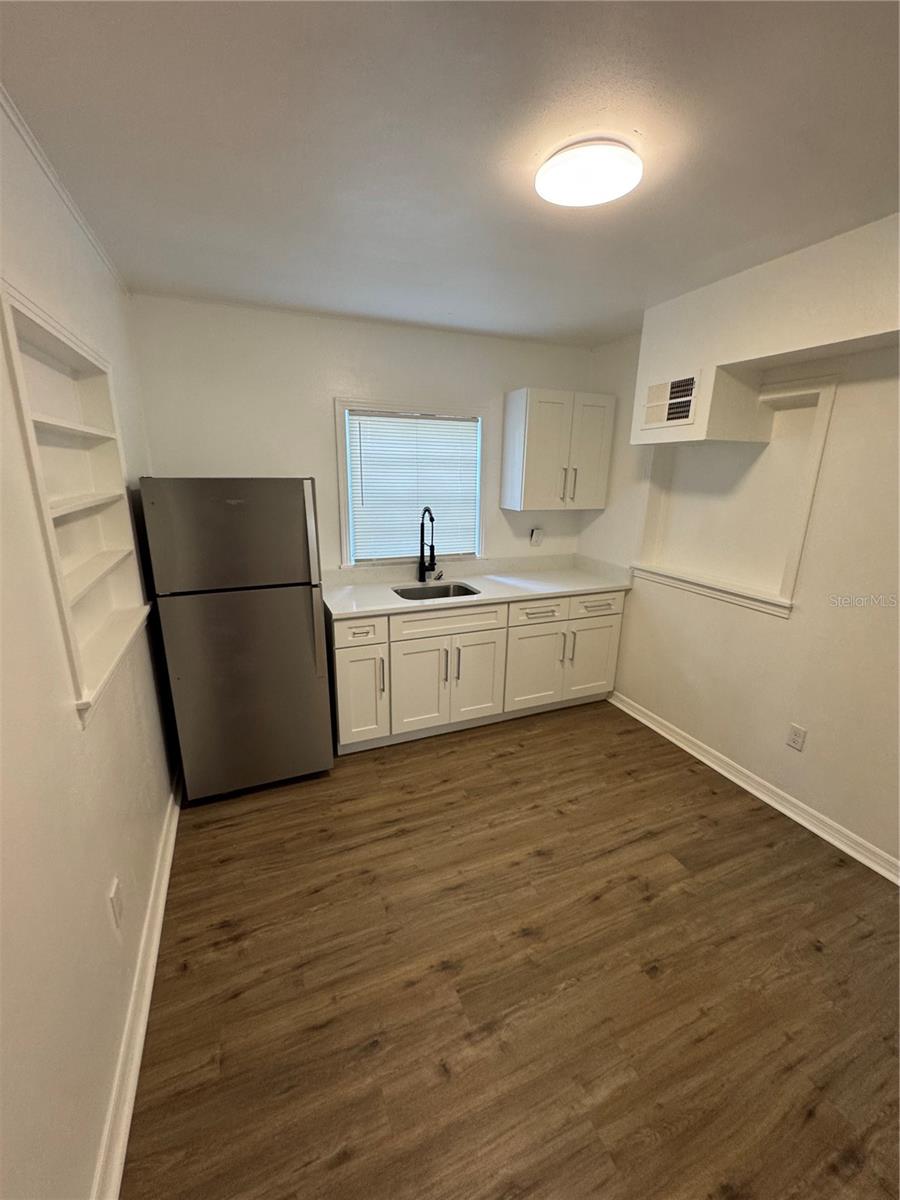 Image 7 of 14 For 2016 Clifton Street B