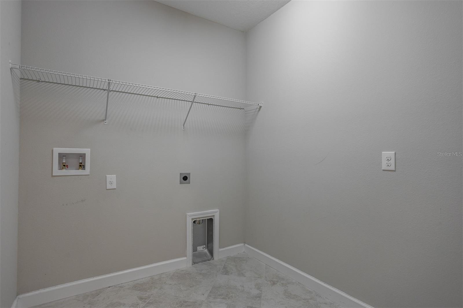 Image 14 of 54 For 11715 Navajo Sandstone Street