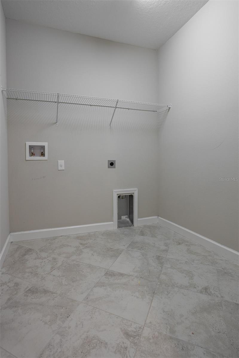 Image 15 of 54 For 11715 Navajo Sandstone Street