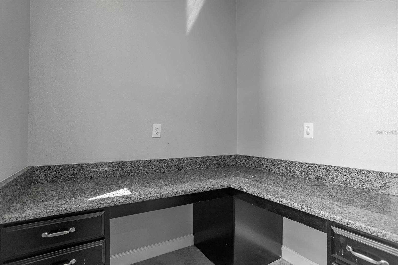 Image 24 of 54 For 11715 Navajo Sandstone Street