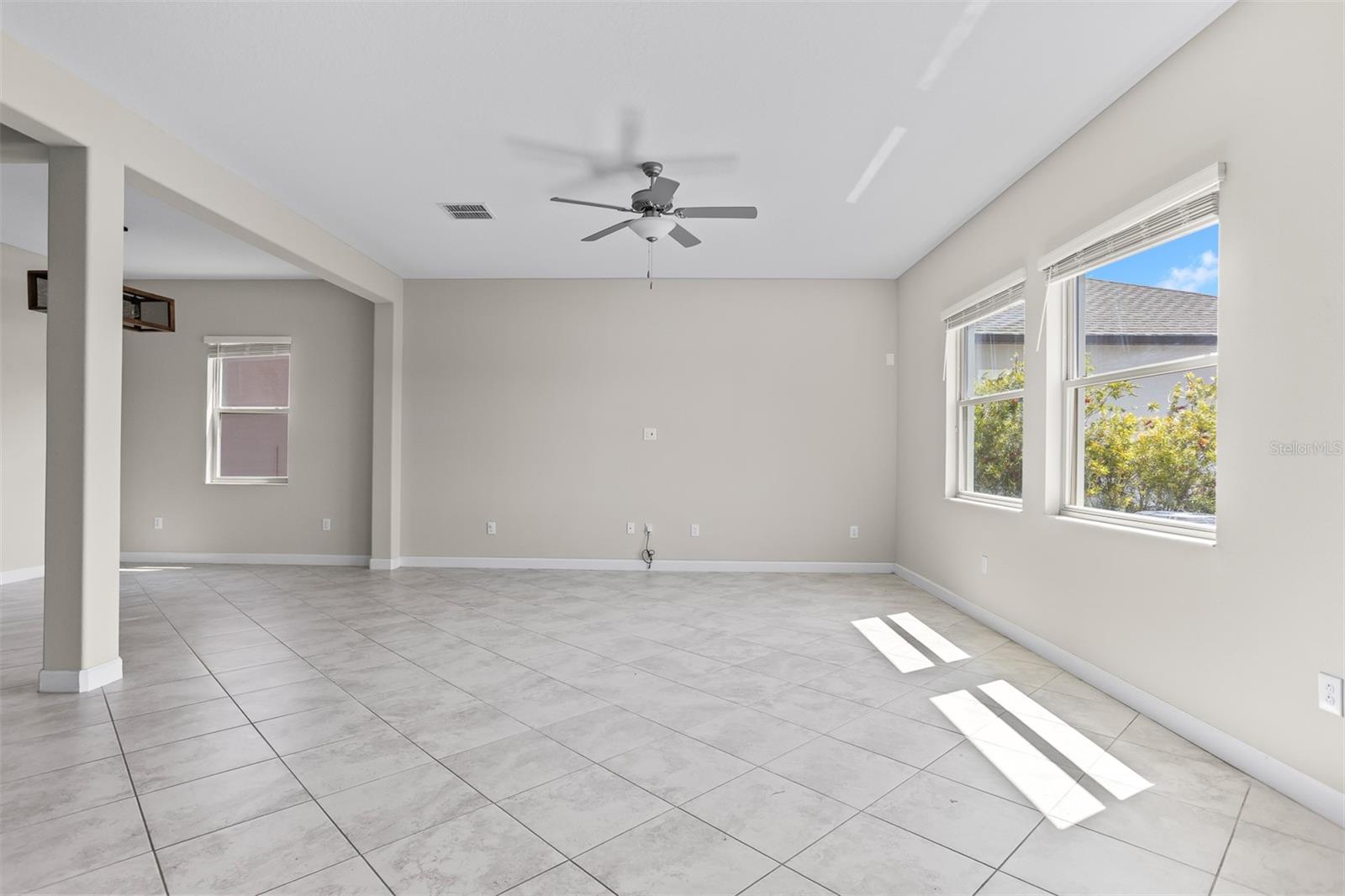 Image 47 of 54 For 11715 Navajo Sandstone Street