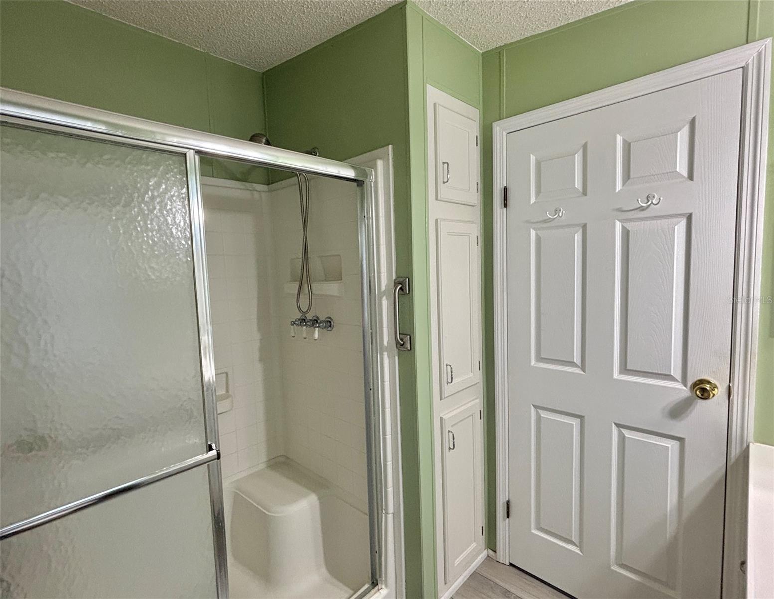 Image 20 of 30 For 102 Americana Court Ne 206
