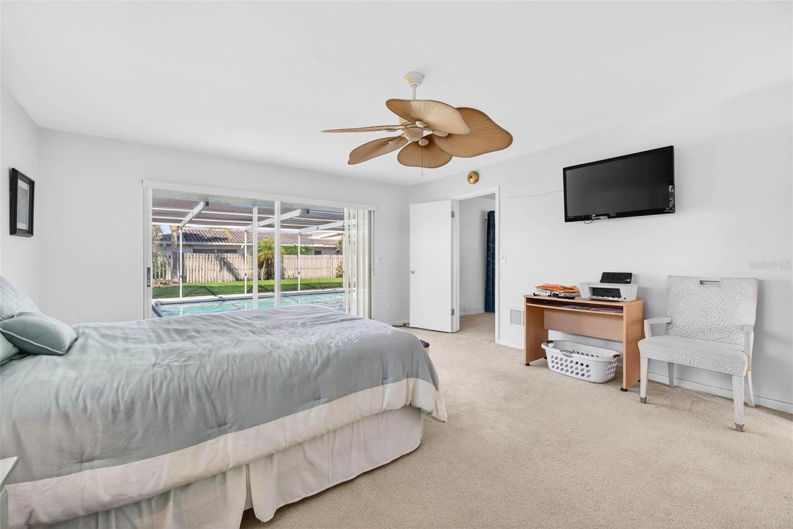 Image 15 of 43 For 10100 Commodore Drive