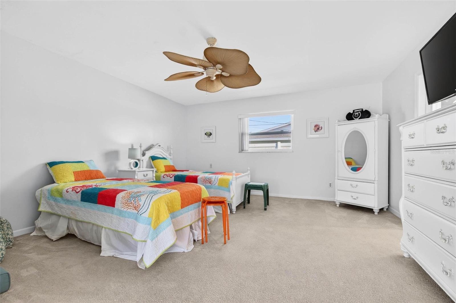 Image 21 of 43 For 10100 Commodore Drive