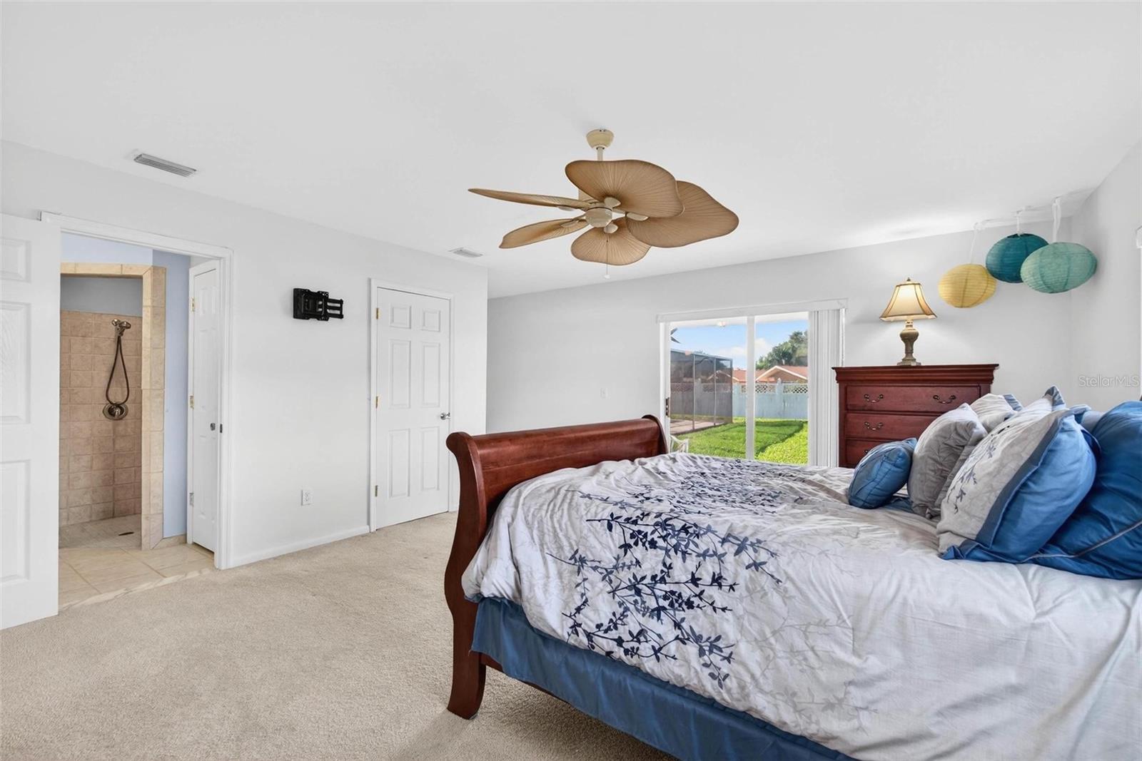 Image 29 of 43 For 10100 Commodore Drive