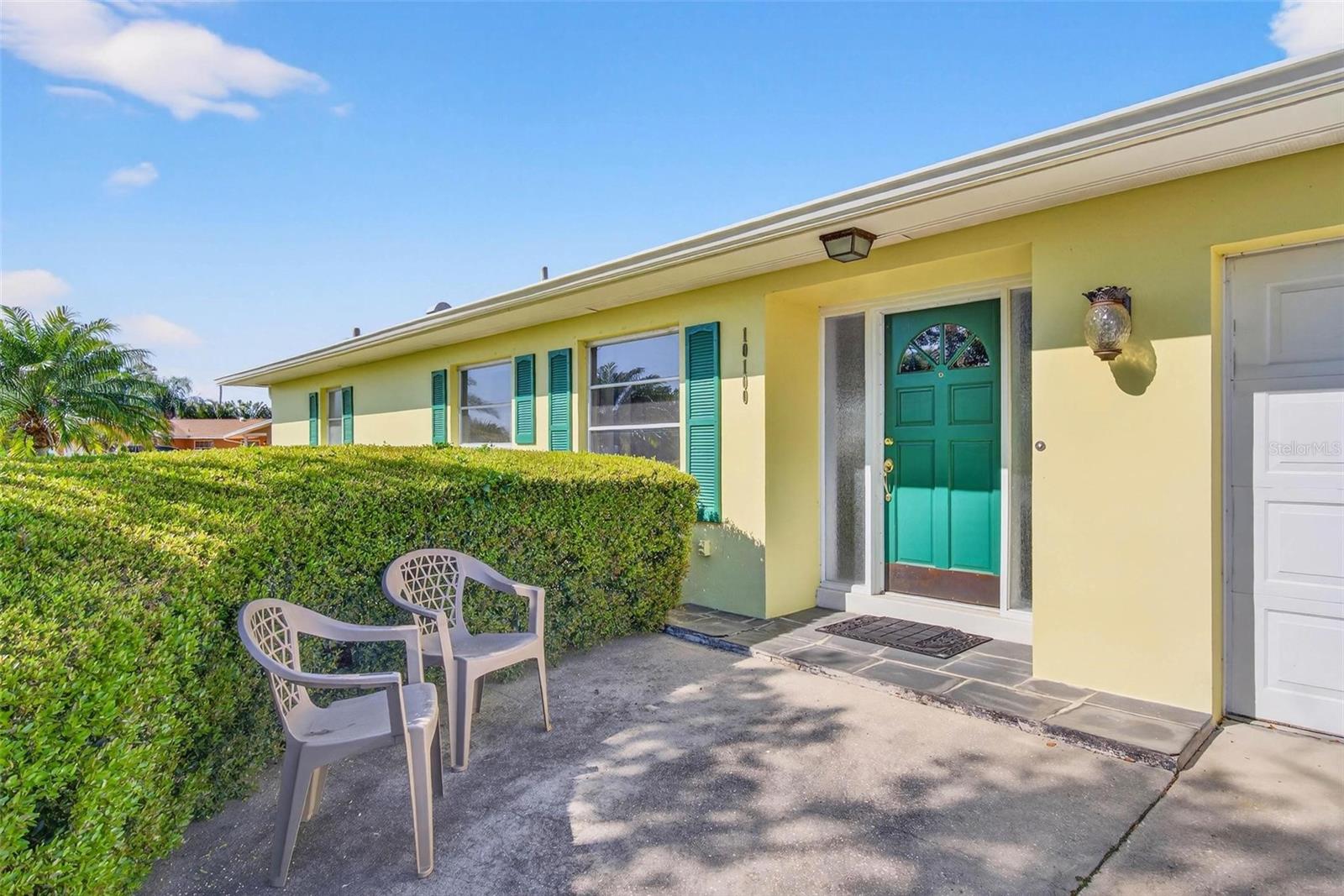 Image 3 of 43 For 10100 Commodore Drive