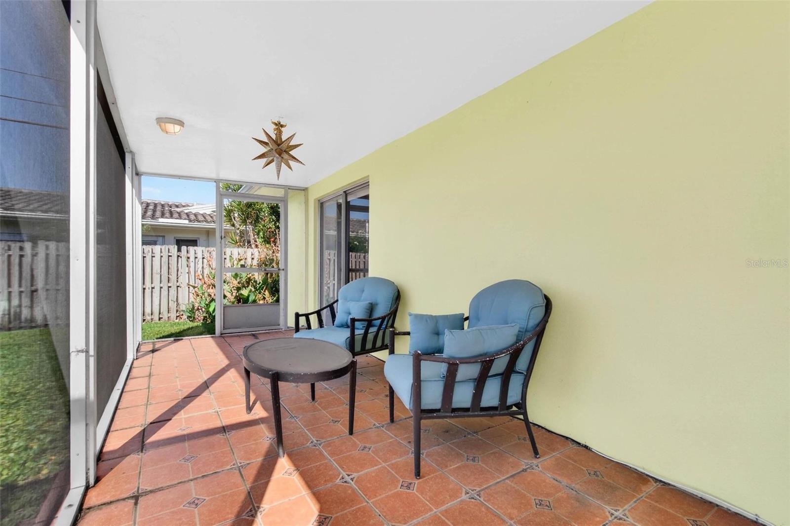 Image 36 of 43 For 10100 Commodore Drive