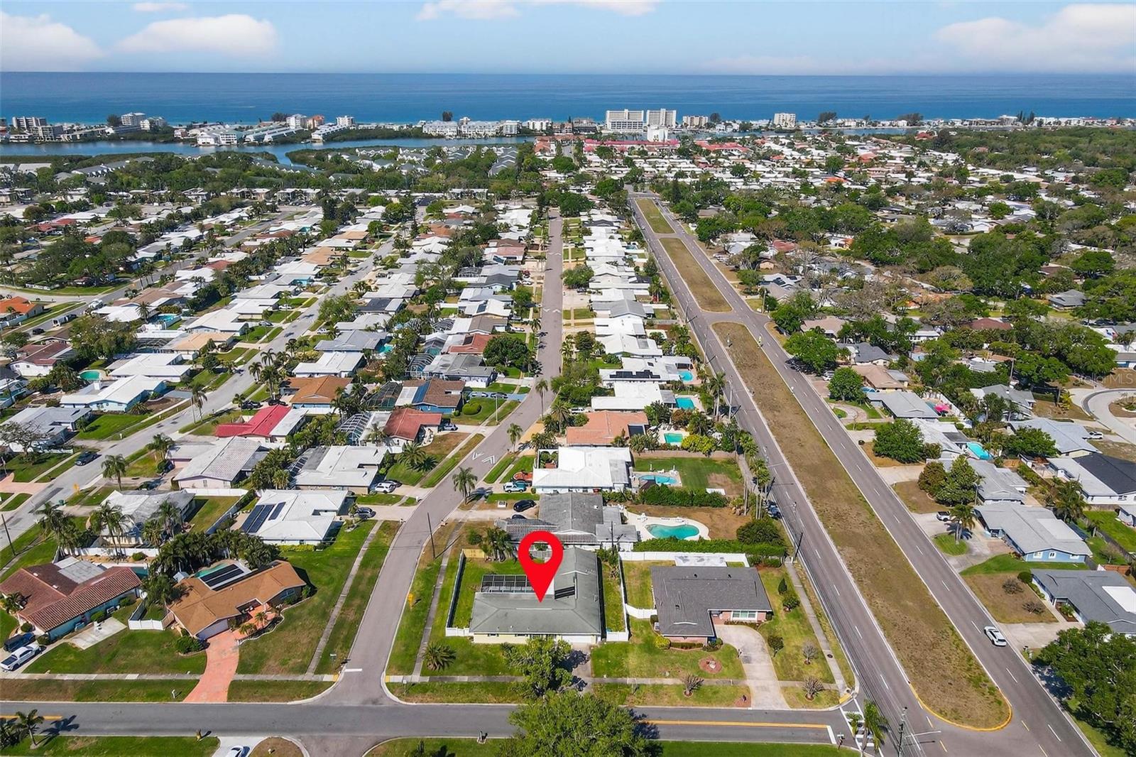 Image 40 of 43 For 10100 Commodore Drive