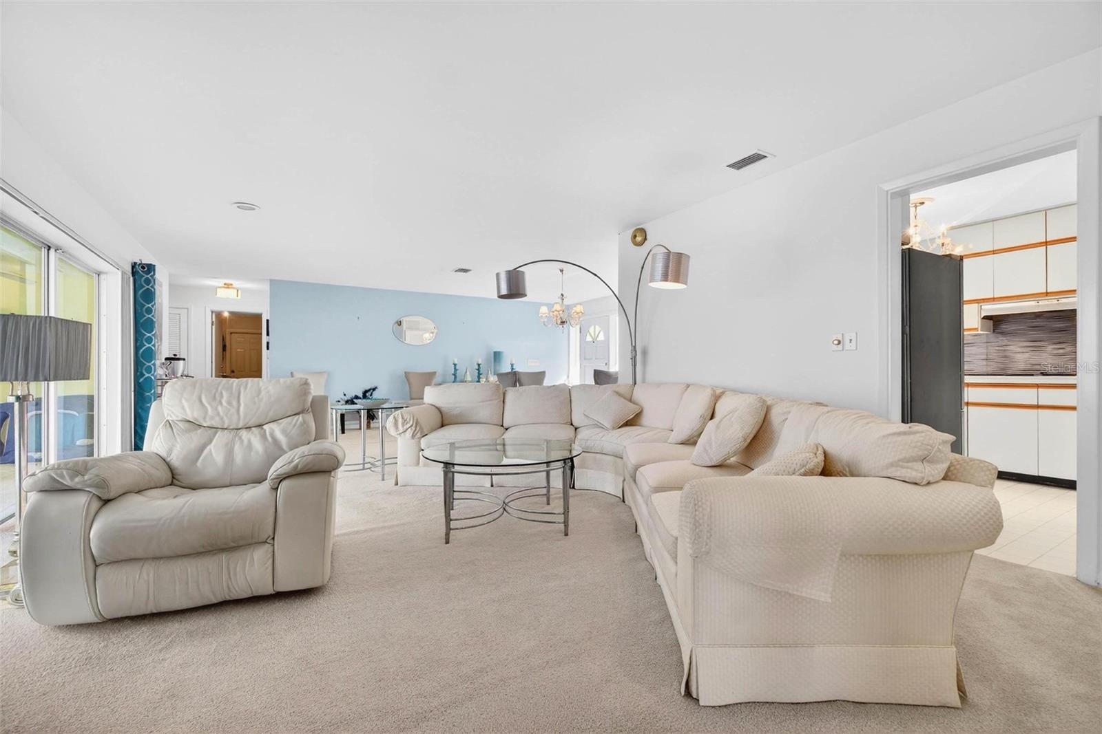 Image 8 of 43 For 10100 Commodore Drive