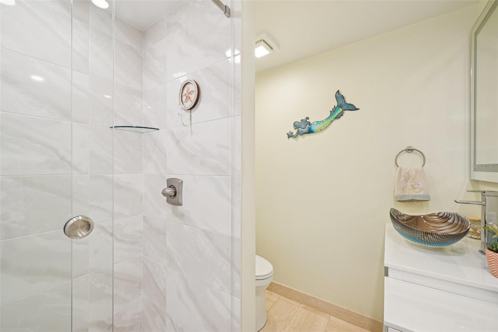 Image 13 of 46 For 2450 Harbourside Drive 244