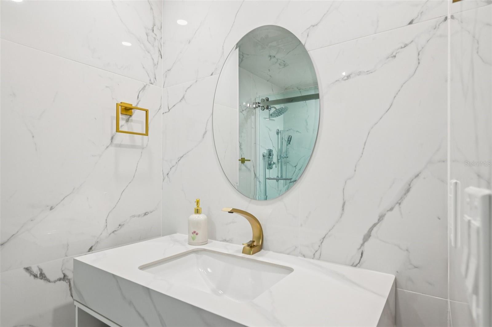 Image 16 of 46 For 2450 Harbourside Drive 244